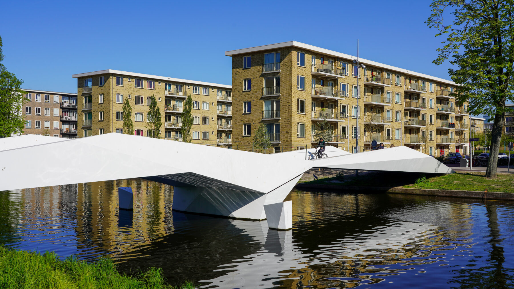 De Cor Blekemolenbrug over de Erasmusgracht