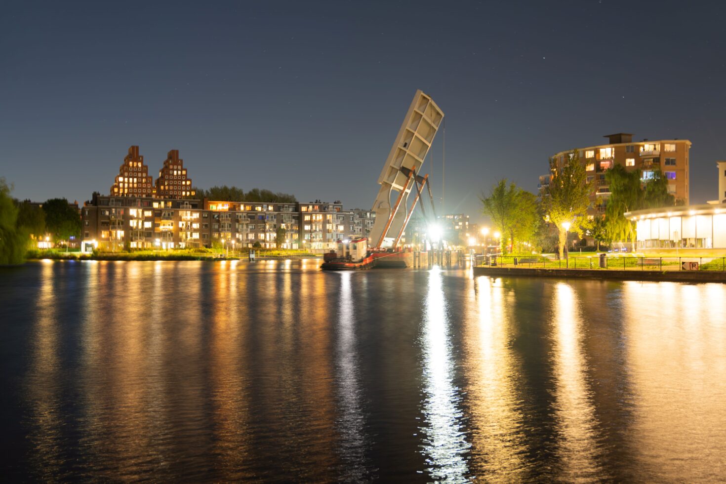 Brugdek bij de Kop van Jut op de Kostverlorenvaart